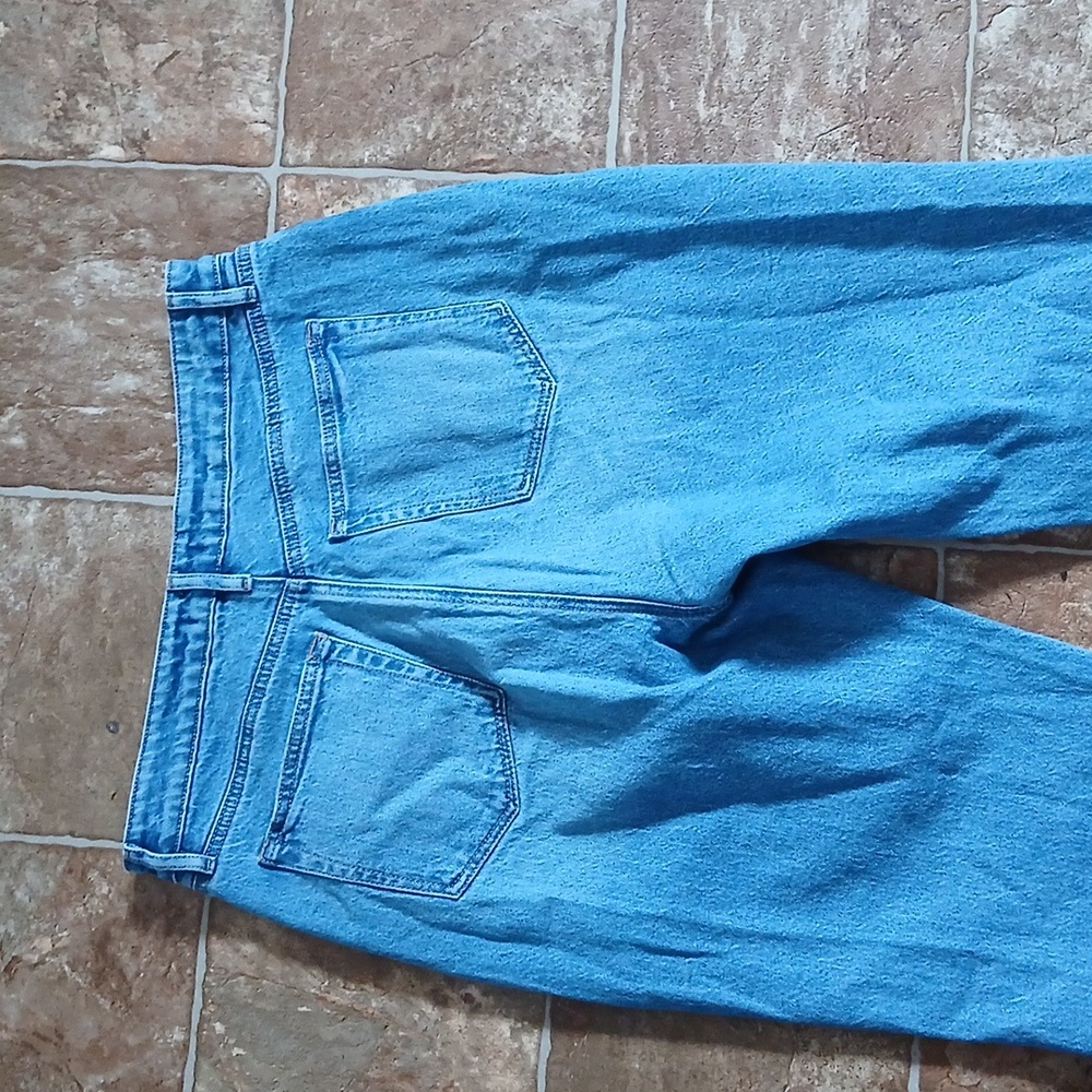 GUC Loft  "The Straight" Faded Blue Jeans Size 12/31 - Picture 6 of 6